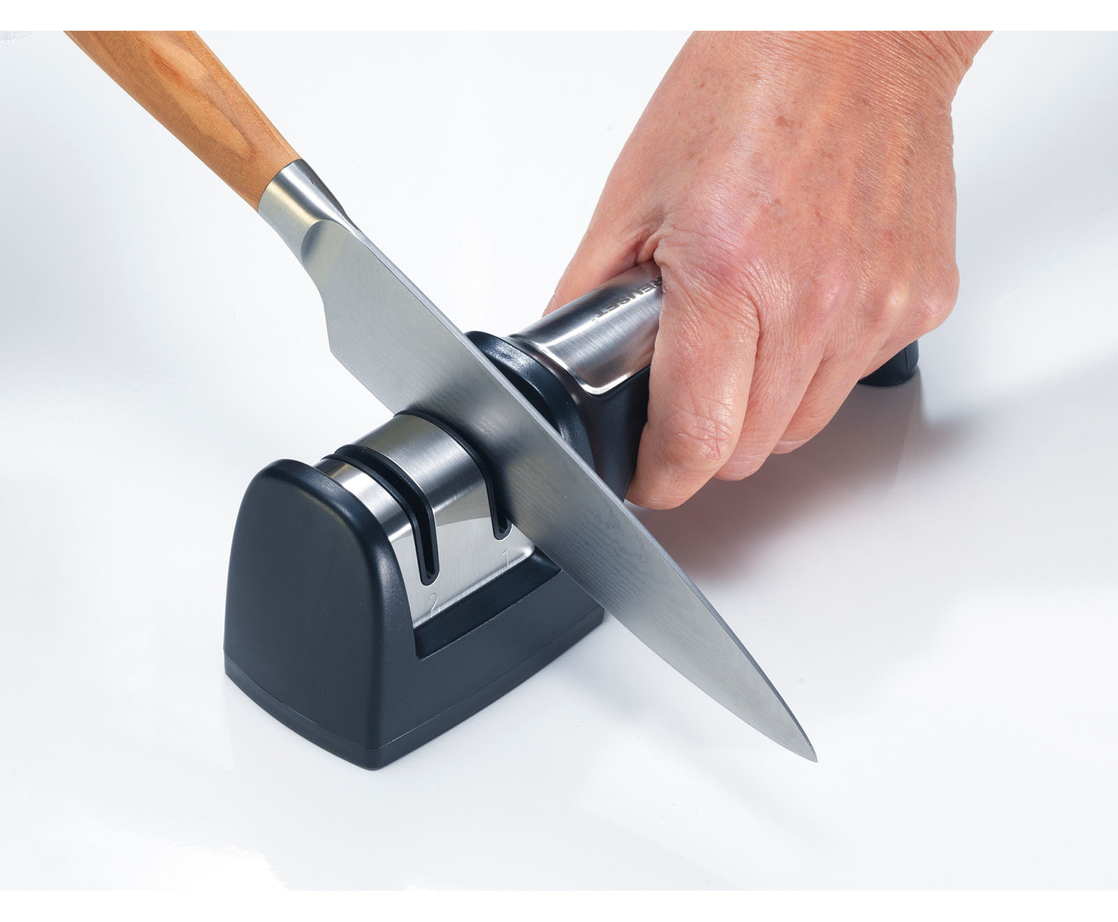 Better knife. Ножеточка Knife Sharpener. Точилка для ножей Kitchen Knife Sharpener. Ножеточка Sharpener HCK-168. Ножеточка Sharpener HCK-168 механическая 3 уровня заточки.